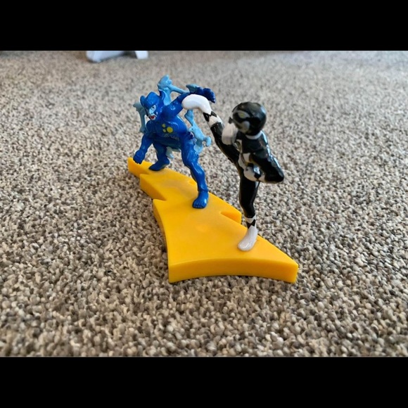 MMPR Black Power Ranger Fighting Baboo Figure 1995 Saban Yellow Stand 5" Long - Picture 2 of 6